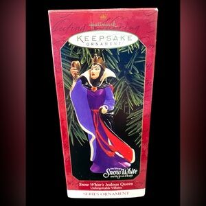 Vintage USED Hallmark Keepsake Ornament Disney Snow White's Jealous Queen 1999
